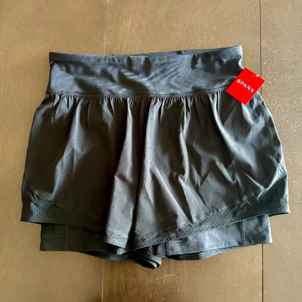 NWT Spanx Get Moving Short Black Large Built-In Spandex Shorts - Picture 3 of 6